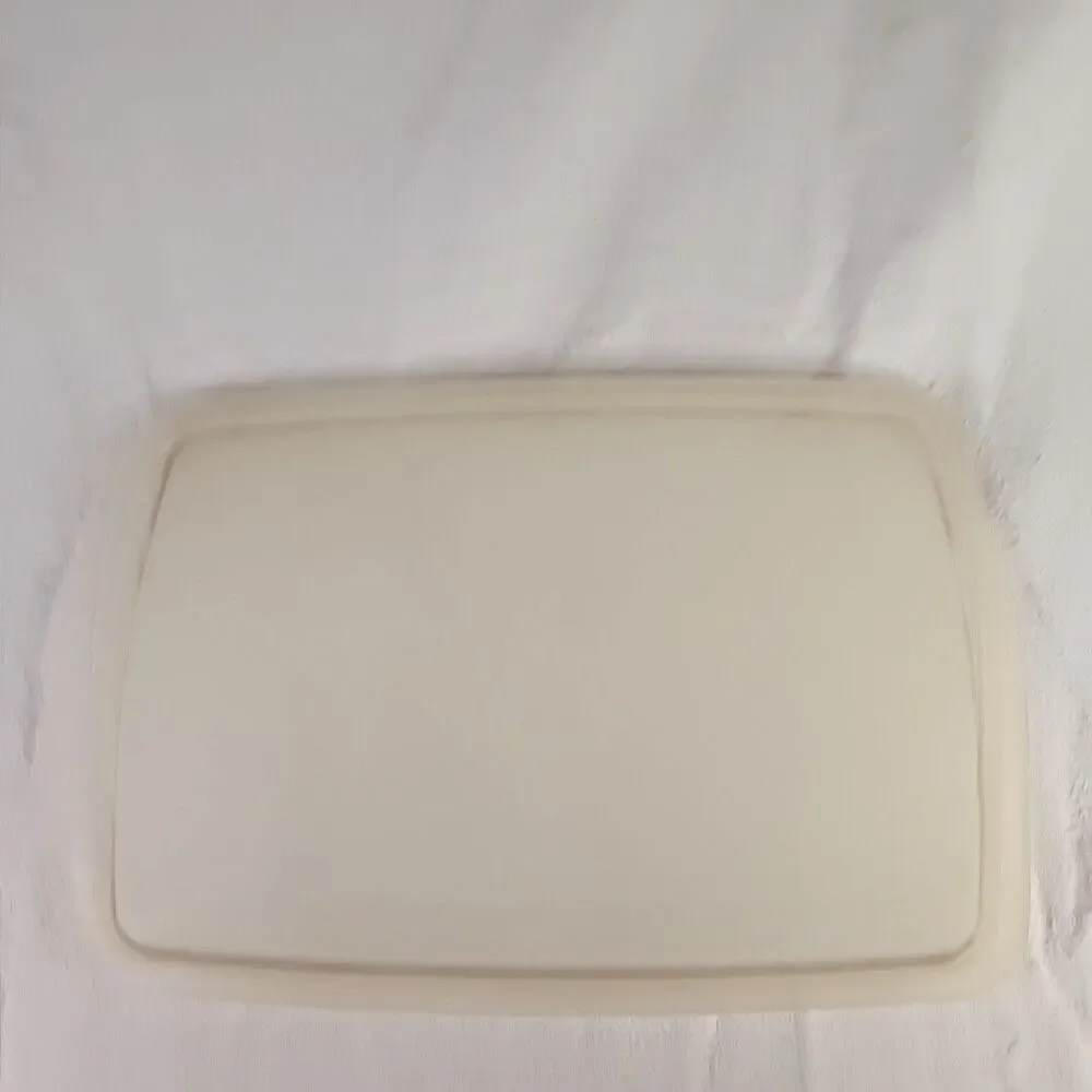 Tupperware container #767
